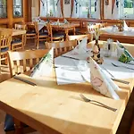 Flair Zum Schwarzen Reiter 3*